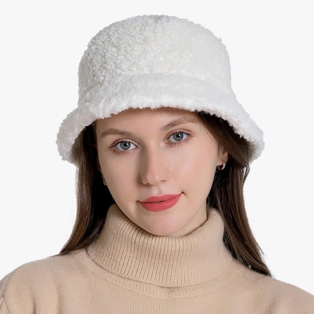 Sherpa Winter Bucket Hat - White Boucle